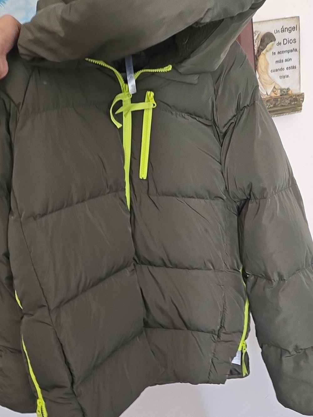 Fabletics Hooded Puffer Winter Coat Olive Green Neon Yellow Zip Size Medium